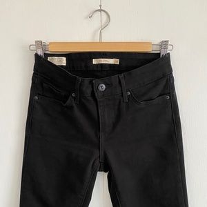 NWOT Levi's 711 SKINNY